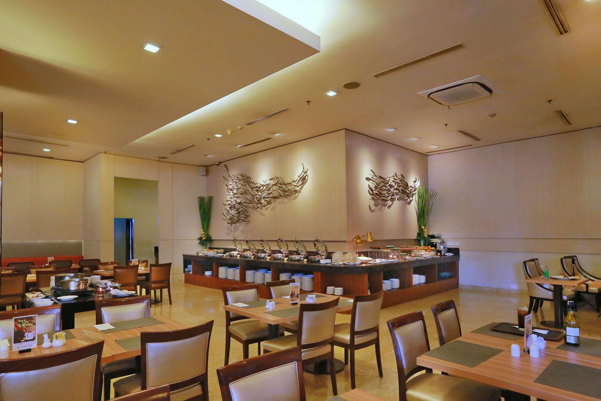 Park Hotel Cawang Jakarta Exteriör bild