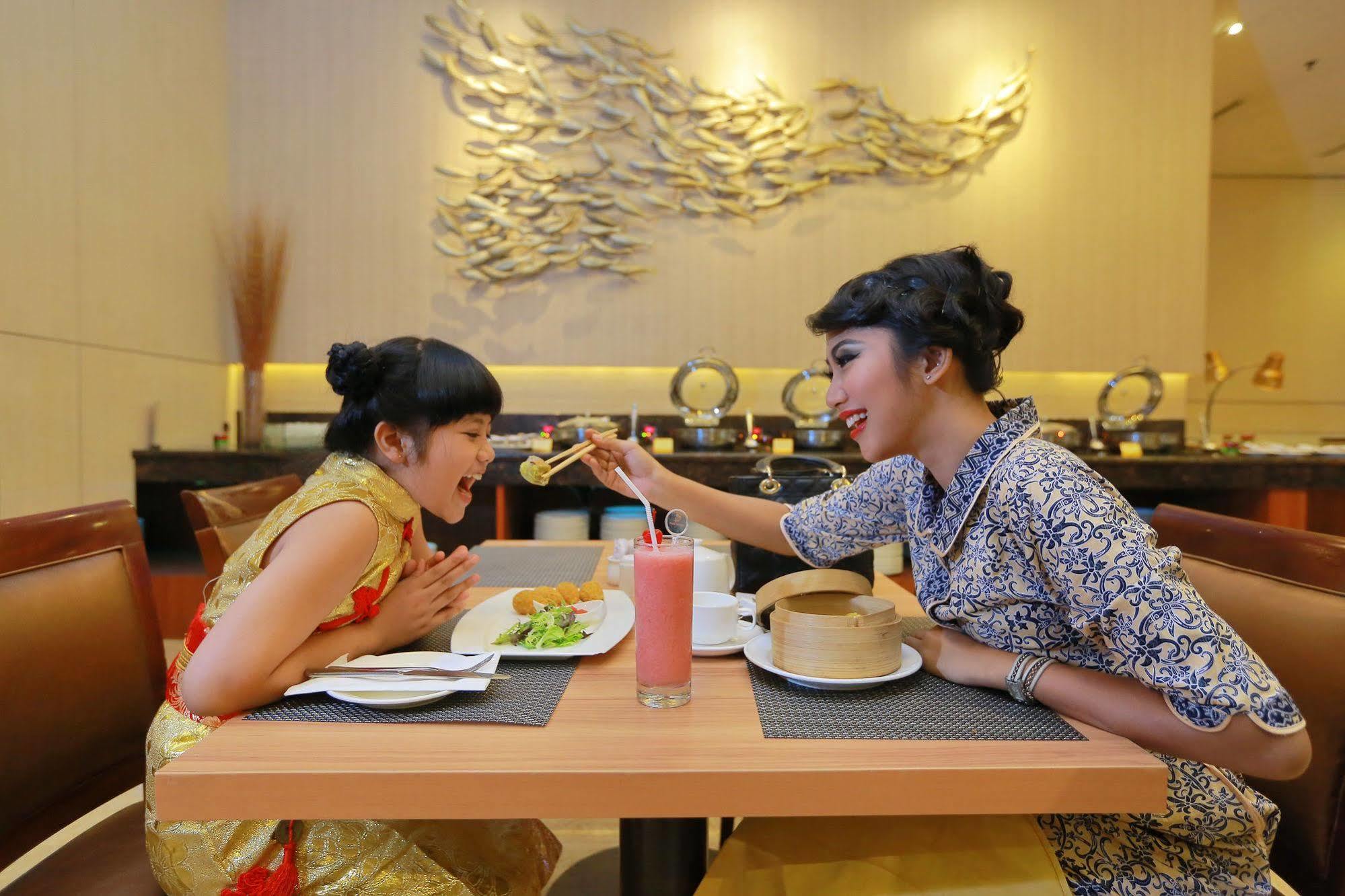 Park Hotel Cawang Jakarta Exteriör bild