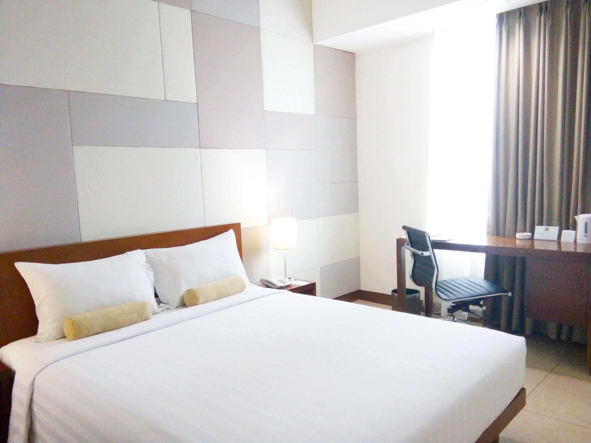 Park Hotel Cawang Jakarta Exteriör bild