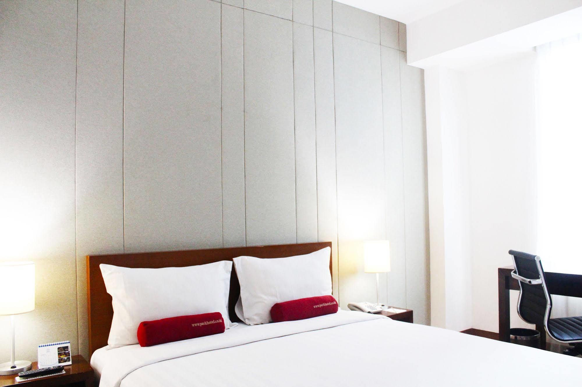 Park Hotel Cawang Jakarta Exteriör bild