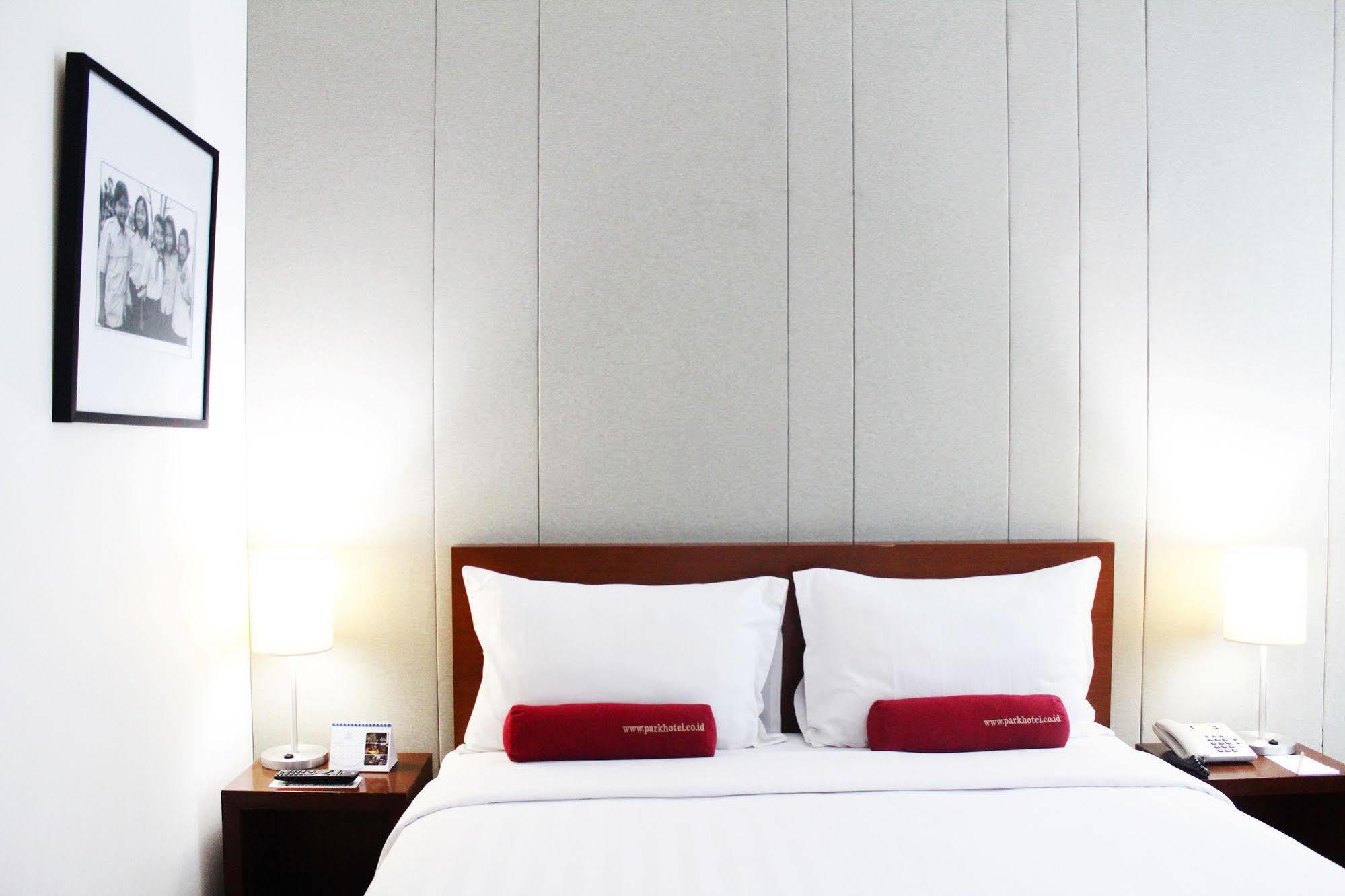 Park Hotel Cawang Jakarta Exteriör bild