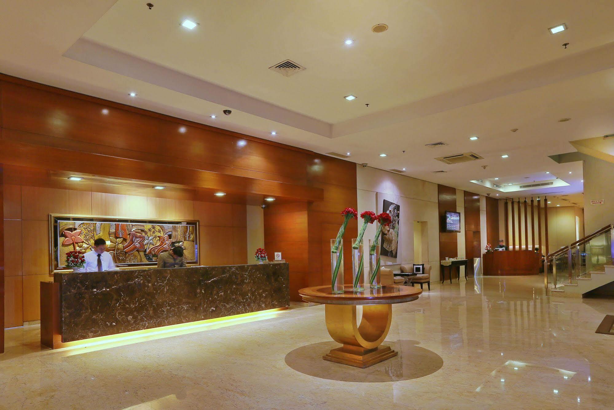 Park Hotel Cawang Jakarta Exteriör bild