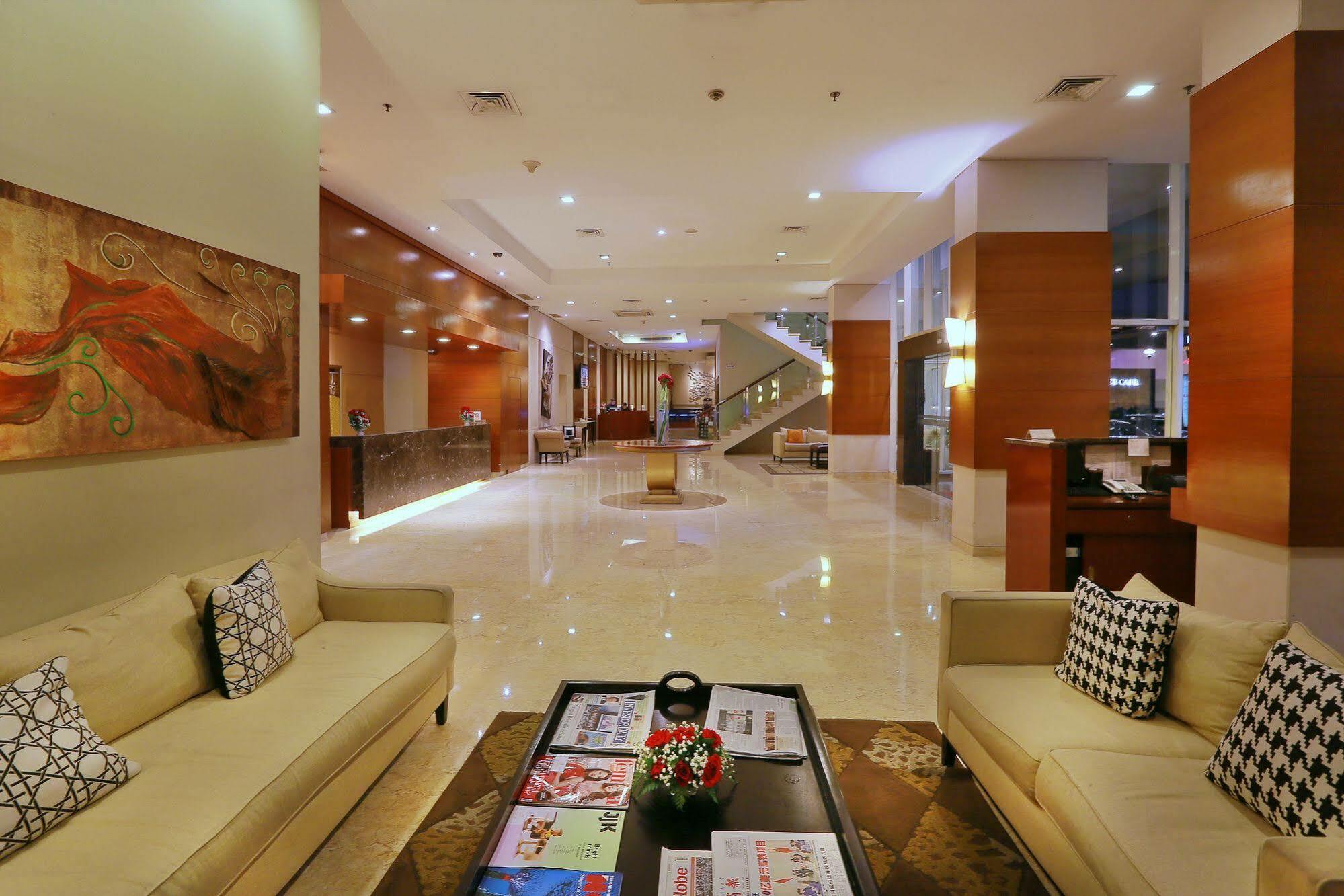 Park Hotel Cawang Jakarta Exteriör bild