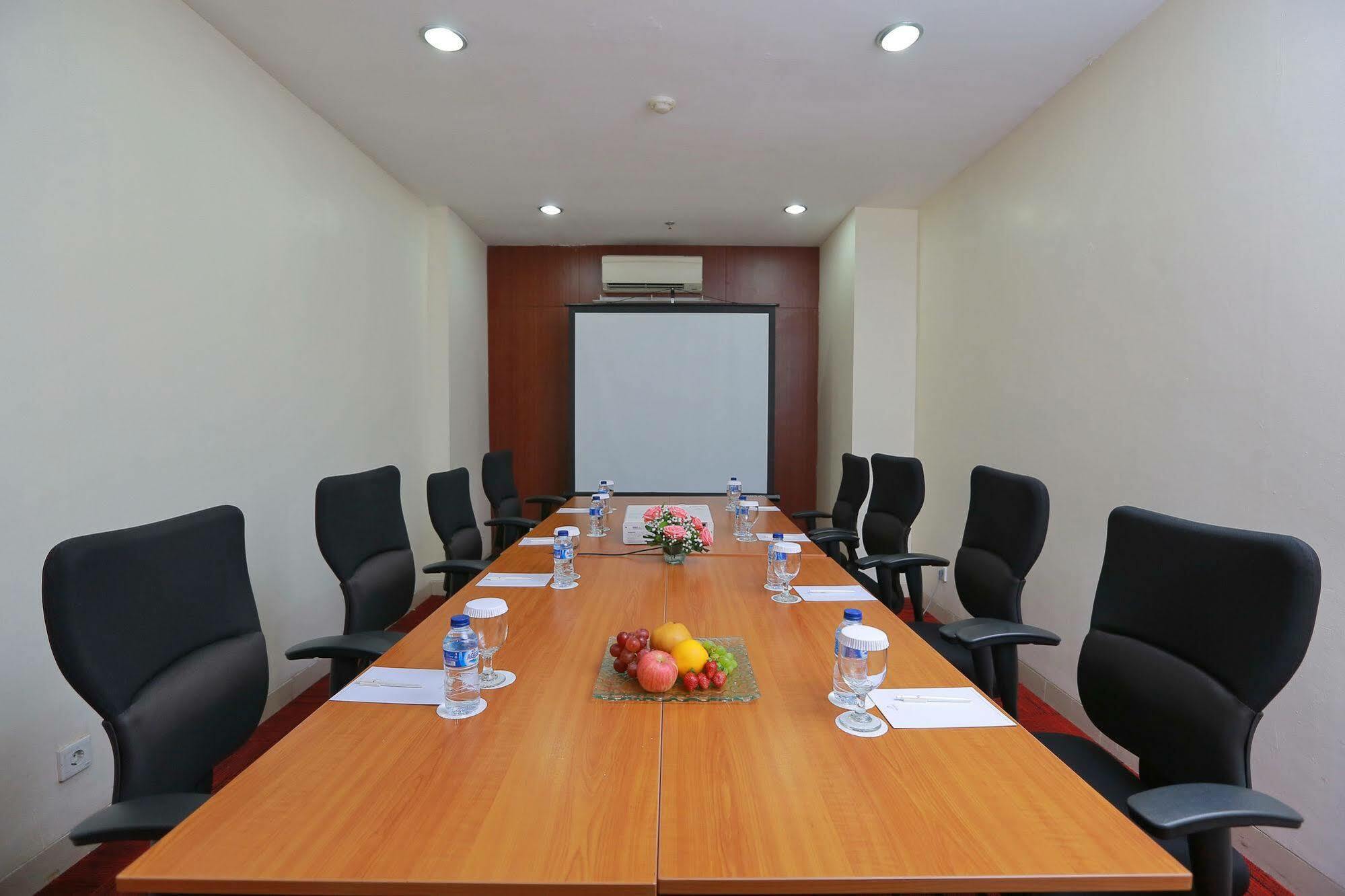 Park Hotel Cawang Jakarta Exteriör bild